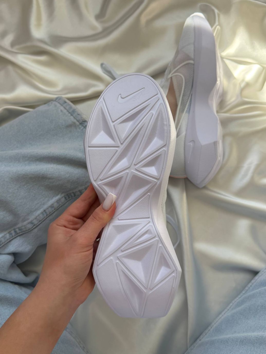 Кросівки білі літні з сітки Nike Vista Lite White