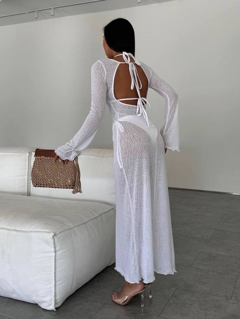 Пляжна сукня біла довга з довгими рукавами 