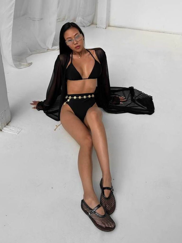 Пляжна чорна накидка сітка з довгими рукавами