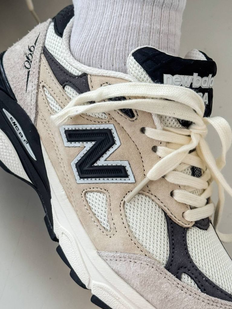 Кросівки бежеві New Balance 990 Beige Black
