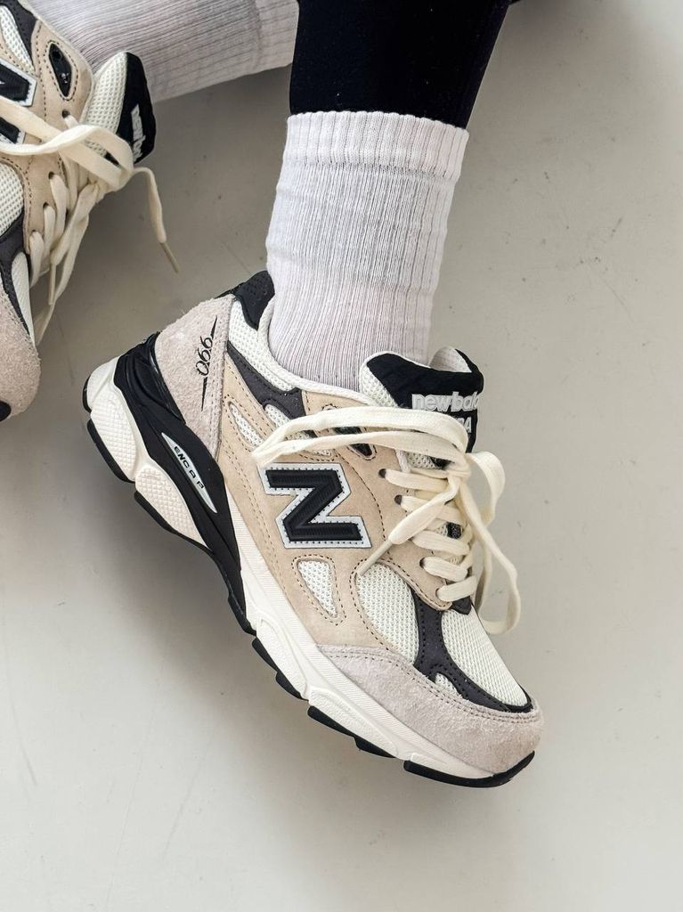 Кросівки бежеві New Balance 990 Beige Black