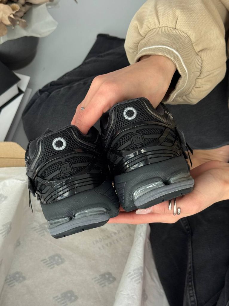 Кросівки чорні New Balance 1906A Black