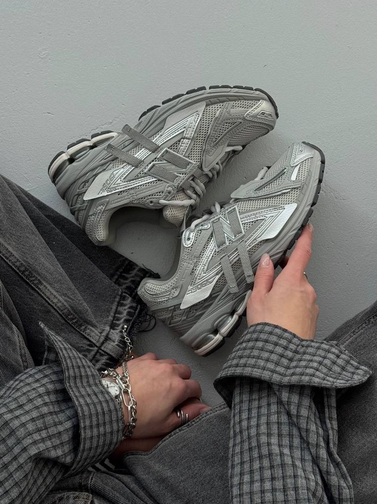 Кросівки сіро-срібні New Balance 1906A Grey