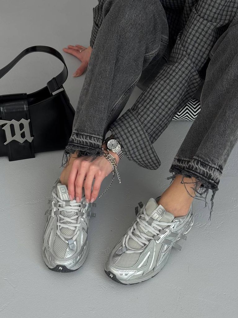 Кросівки сіро-срібні New Balance 1906A Grey