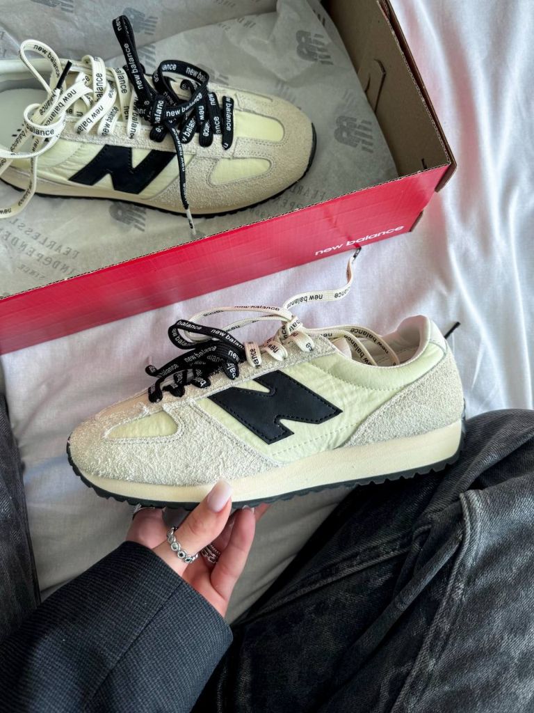 Кросівки бежеві New Balance 471 Beige Black