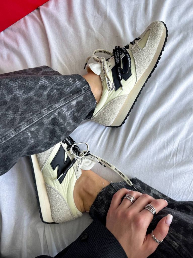 Кросівки бежеві New Balance 471 Beige Black