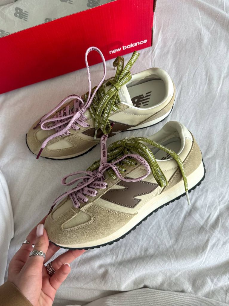 Кросівки бежеві New Balance 471 Apricot