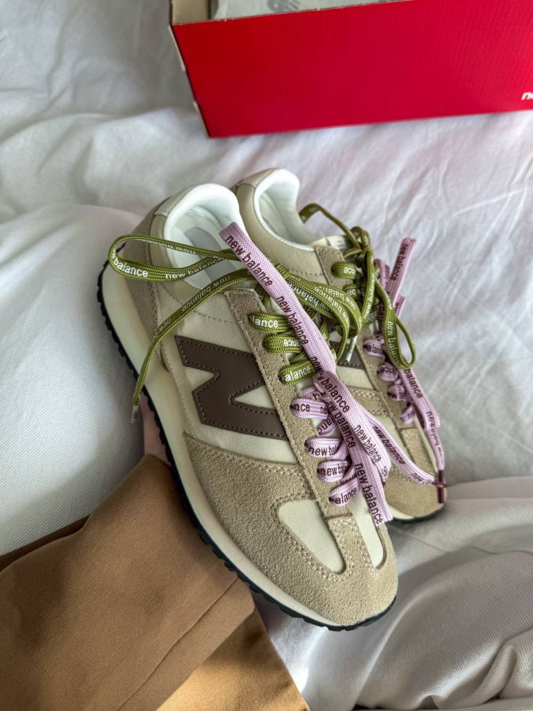 Кросівки бежеві New Balance 471 Apricot