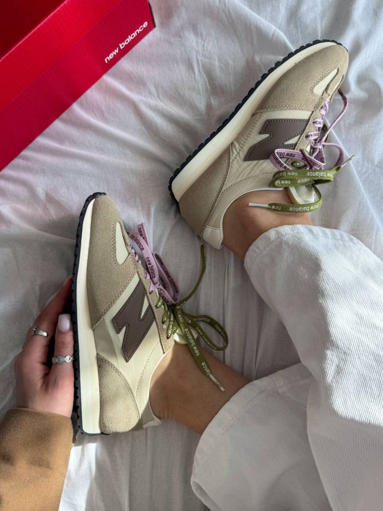 Кросівки бежеві New Balance 471 Apricot