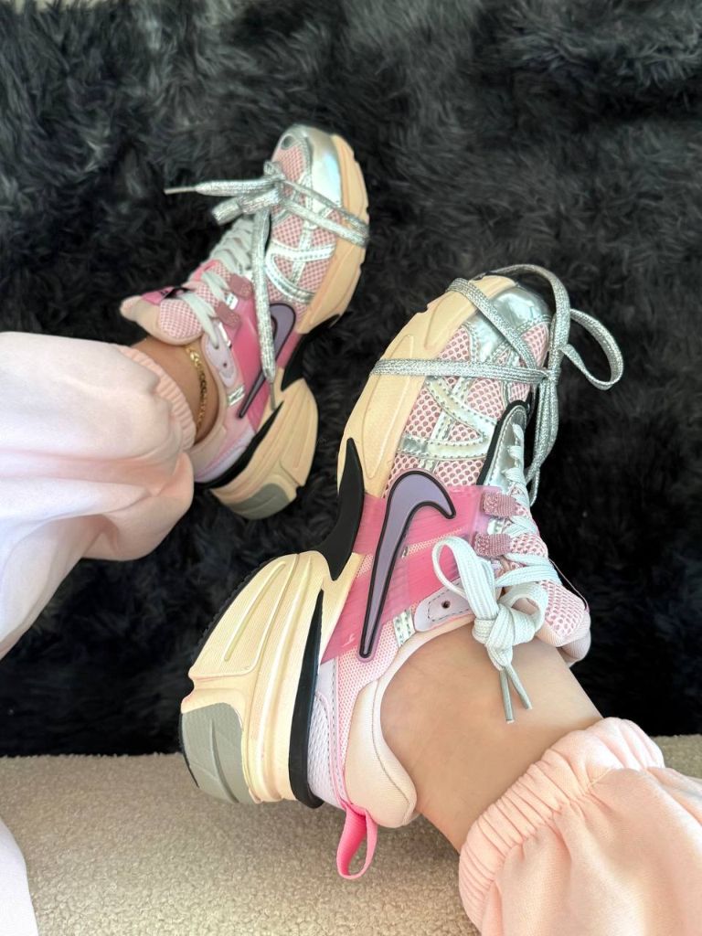 Кросівки рожеві Nike V2K Runtekk Beige Pink Silver