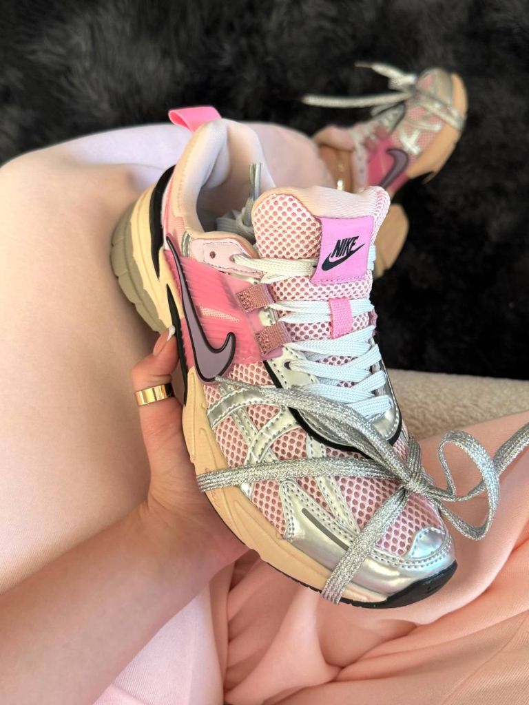 Кросівки рожеві Nike V2K Runtekk Beige Pink Silver