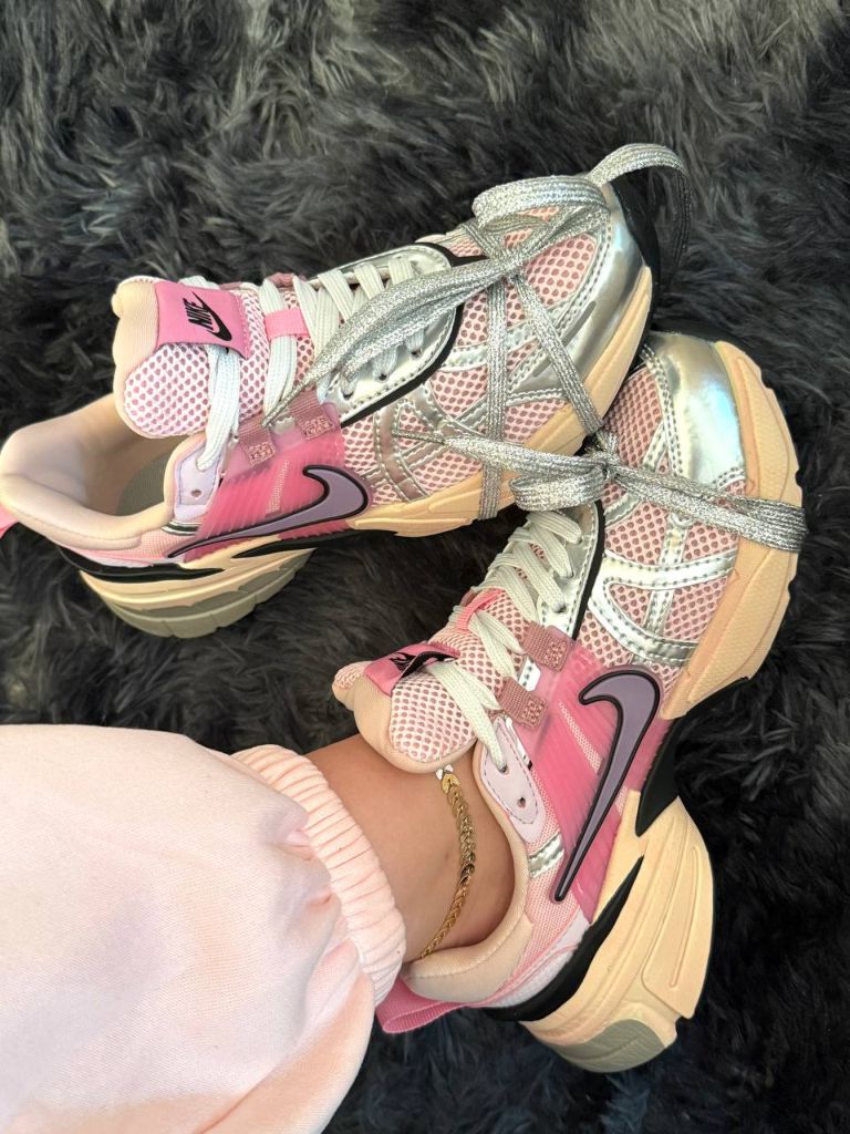 Кросівки рожеві Nike V2K Runtekk Beige Pink Silver