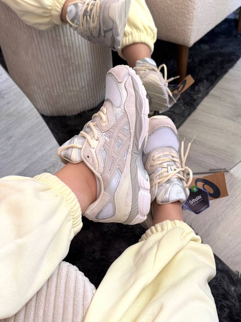 Кросівки бежеві Asics Gel Nyc Beige