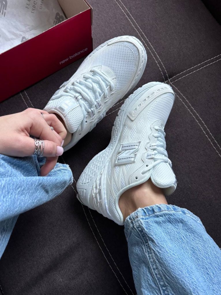 Кросівки білі New Balance 1906R Fantomfit White