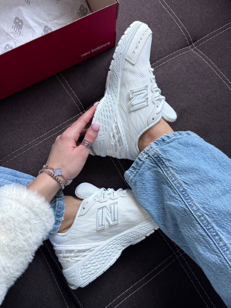 Кросівки білі New Balance 1906R Fantomfit White