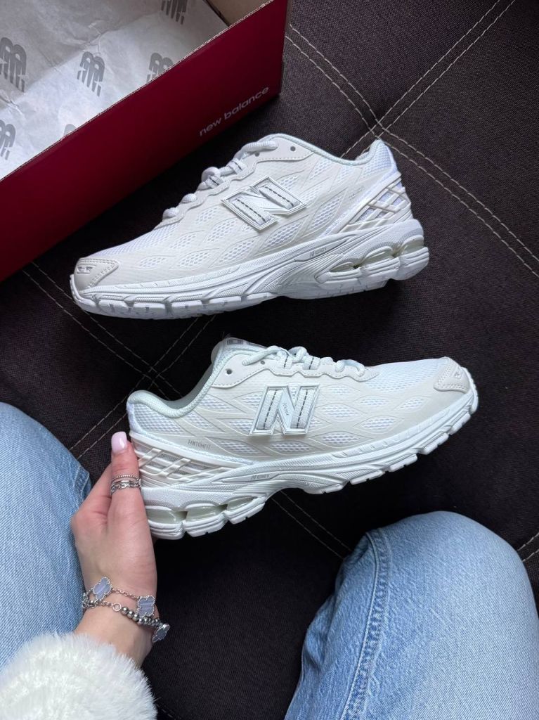 Кросівки білі New Balance 1906R Fantomfit White