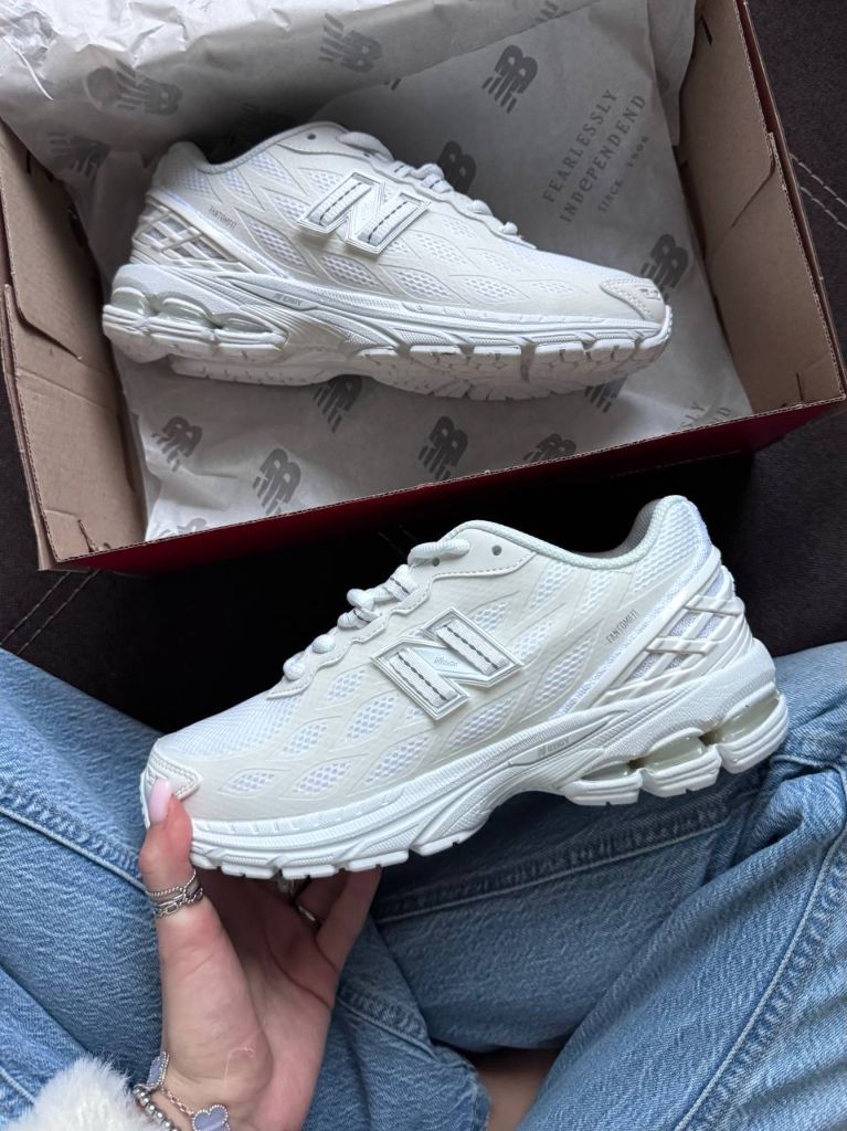 Кросівки білі New Balance 1906R Fantomfit White