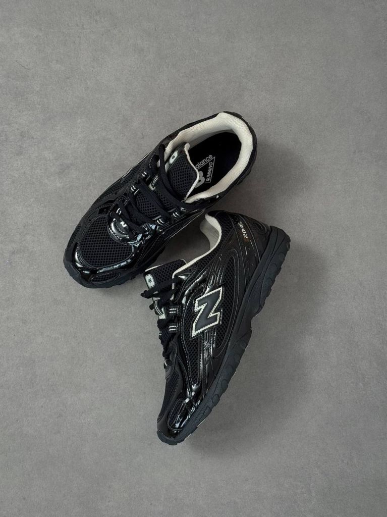 Кросівки чорні New Balance 204L Black Timberwolf
