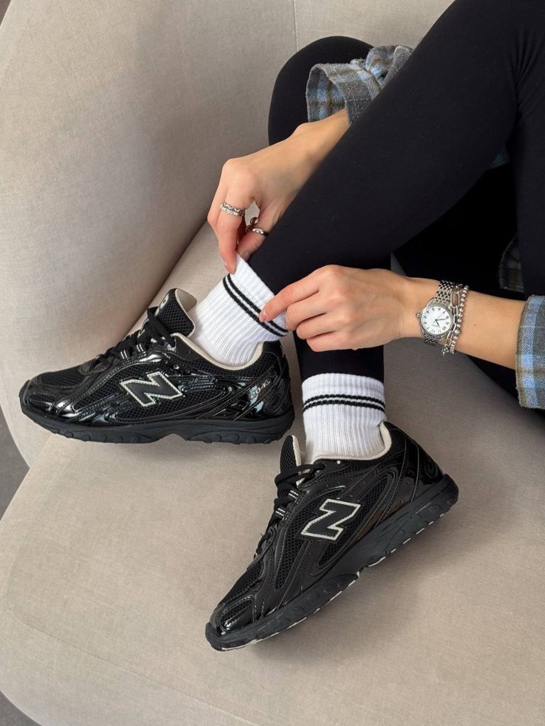 Кросівки чорні New Balance 204L Black Timberwolf