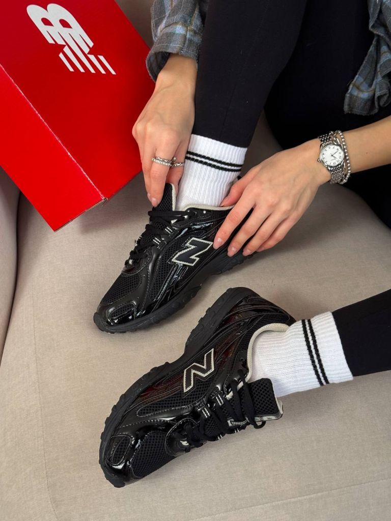 Кросівки чорні New Balance 204L Black Timberwolf