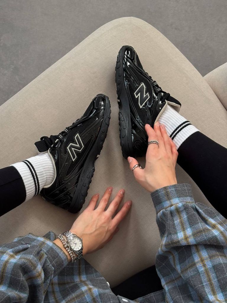 Кросівки чорні New Balance 204L Black Timberwolf