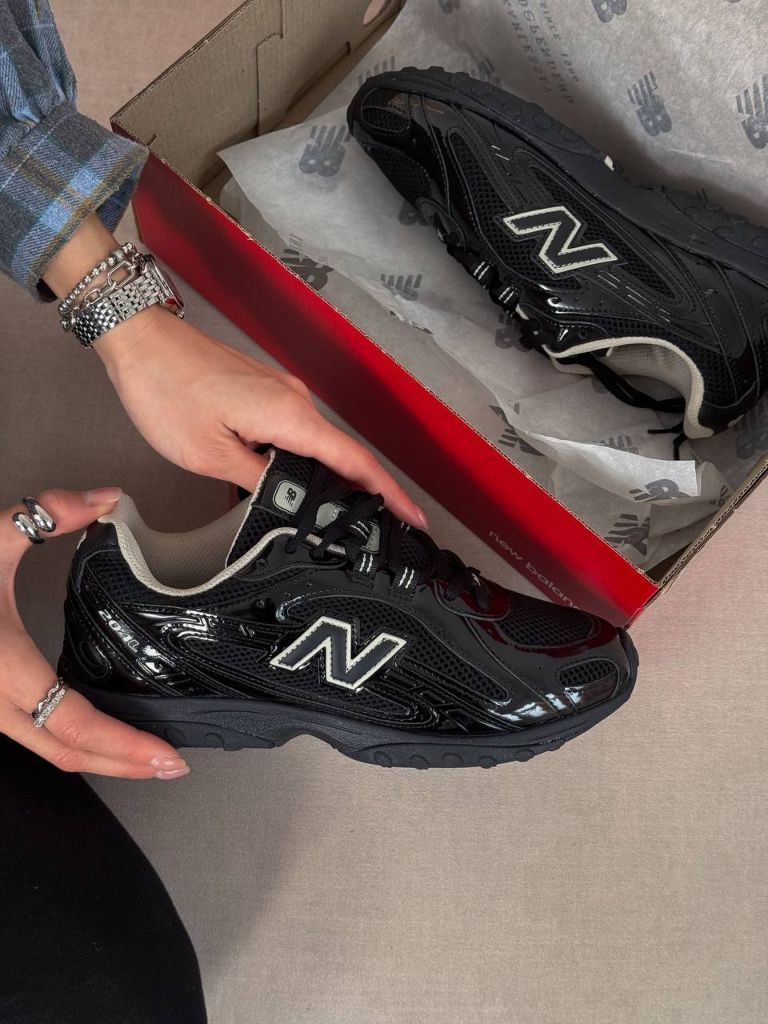 Кросівки чорні New Balance 204L Black Timberwolf