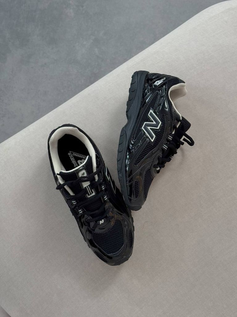 Кросівки чорні New Balance 204L Black Timberwolf
