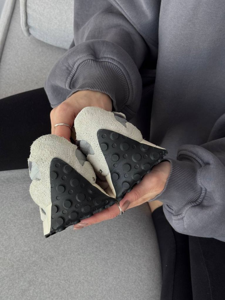 Кросівки сірі замшеві New Balance 327 Grey Black