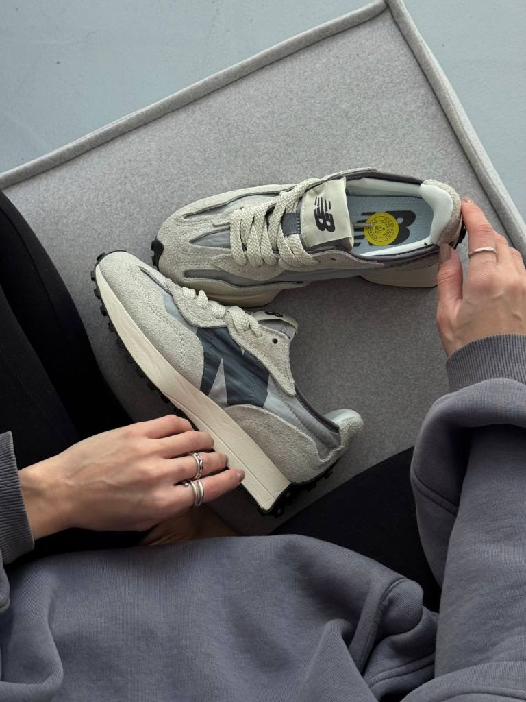 Кросівки сірі замшеві New Balance 327 Grey Black