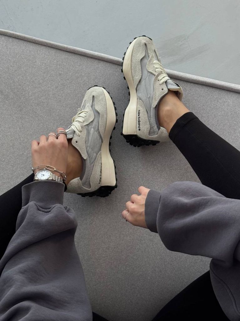 Кросівки сірі замшеві New Balance 327 Grey Black