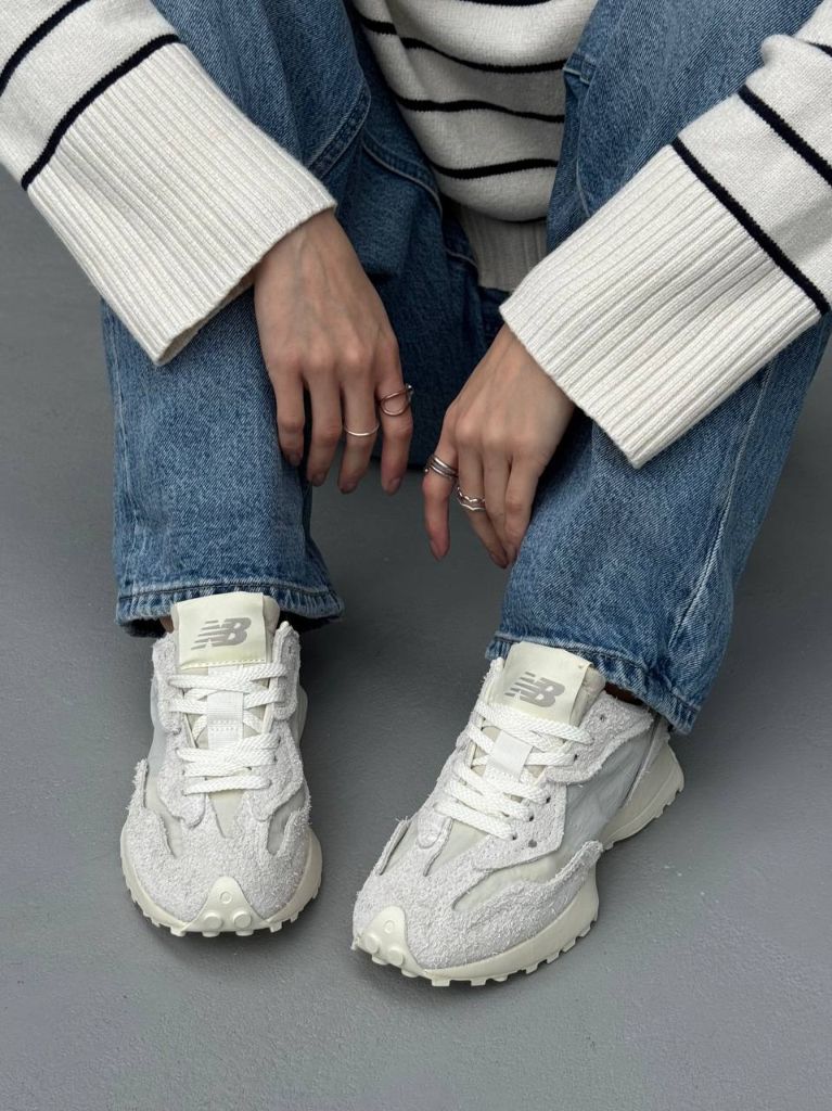 Кросівки бежеві замшеві New Balance 327 Beige