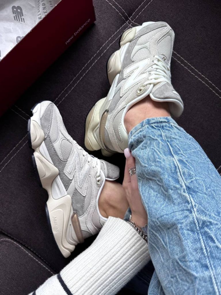 Кросівки бежево-сірі New Balance 9060 Grey
