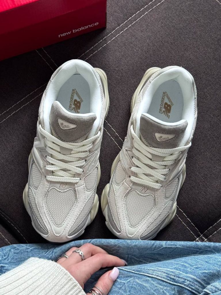 Кросівки бежево-сірі New Balance 9060 Grey