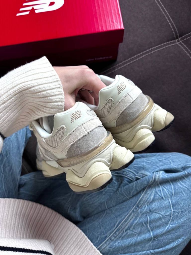 Кросівки бежево-сірі New Balance 9060 Grey