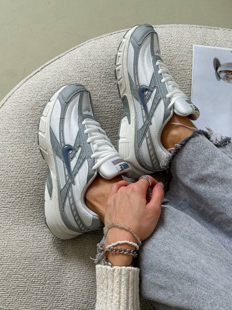 Кросівки біло-блакитні Nike Initiator Blue