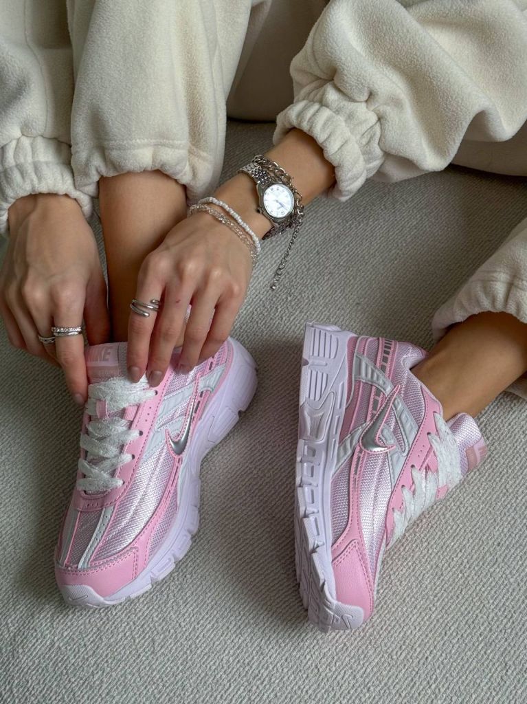 Кросівки біло-рожеві Nike Initiator Pink