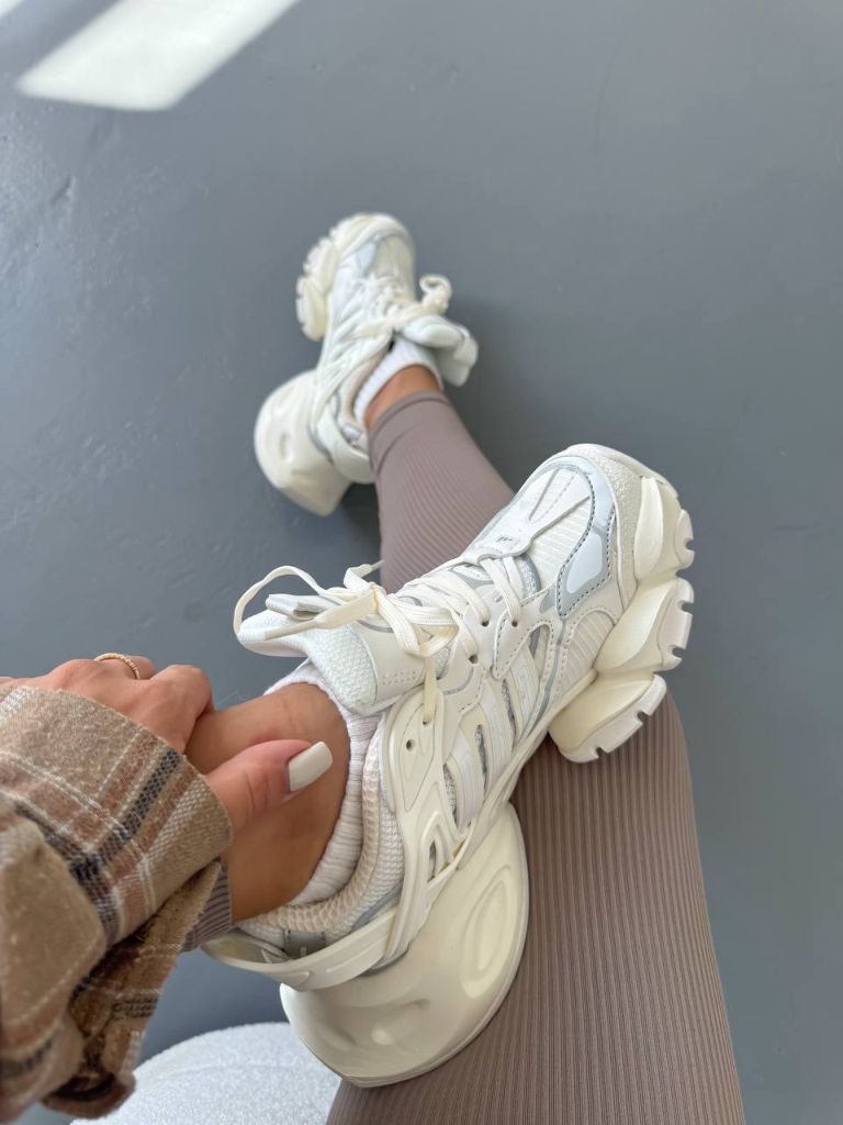 Кросівки білі Adidas Vento XLG Deluxe White