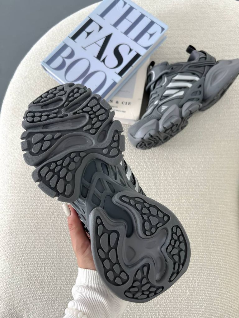 Кросівки сірі Adidas Vento XLG Deluxe Grey