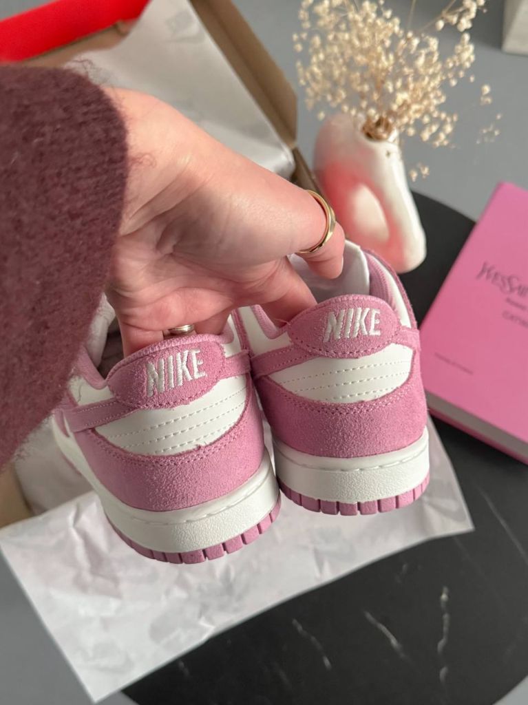 Кросівки рожево-білі Nike SB Dunk Low White Pink