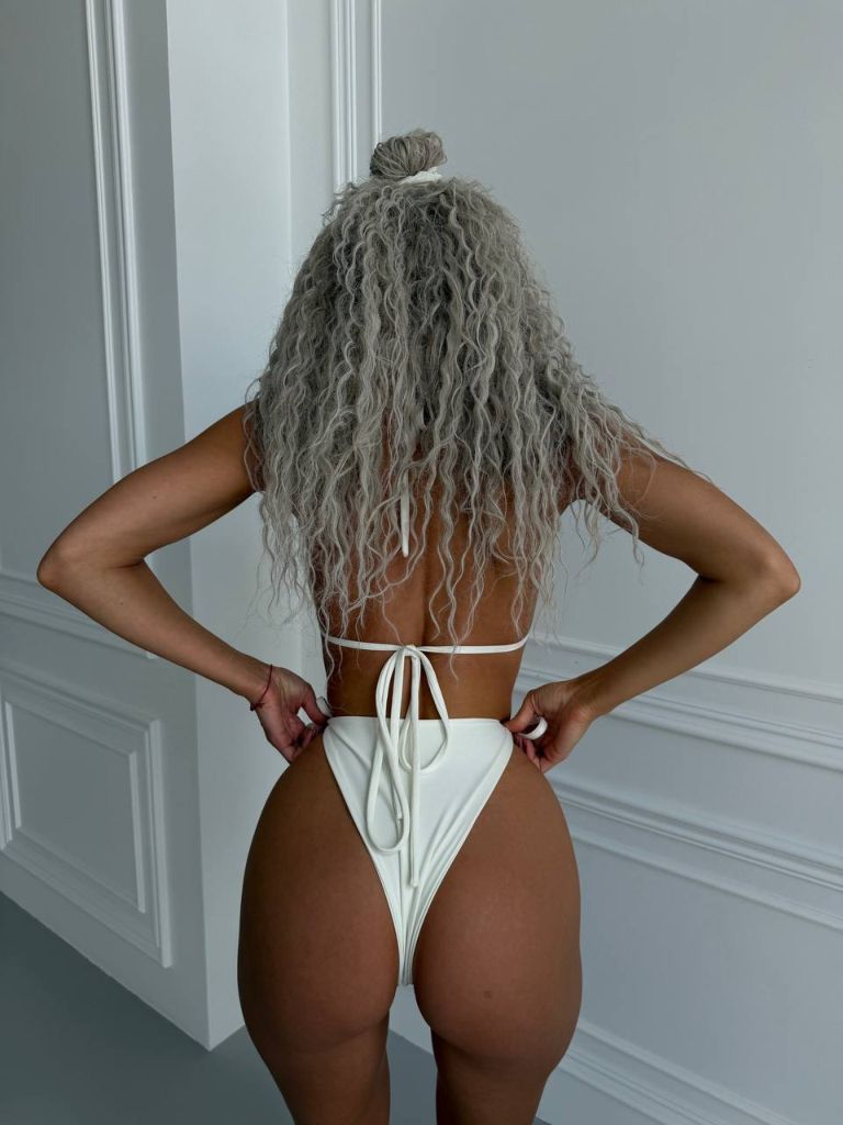 Молочний купальник на зав'язках з 3D квітами