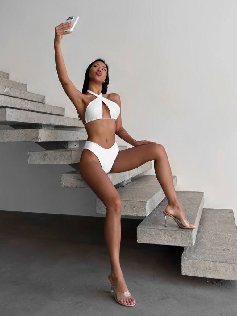 Купальник білий з плавками бразиліана