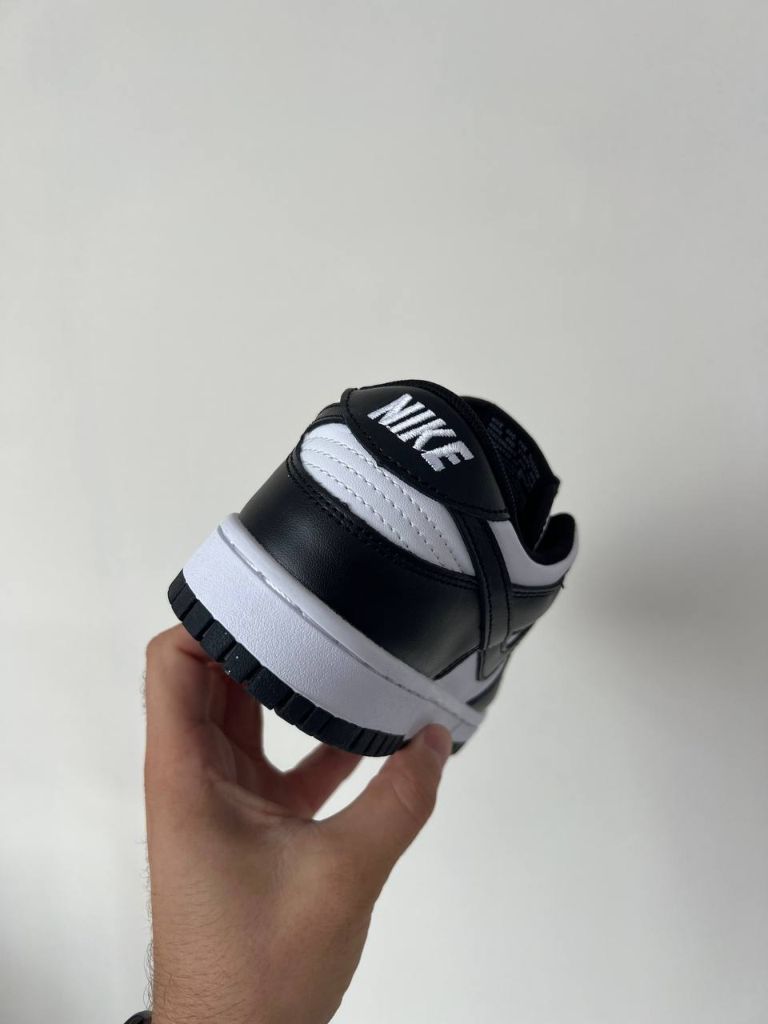 Кросівки чорно-білі Nike Dunk SB Panda