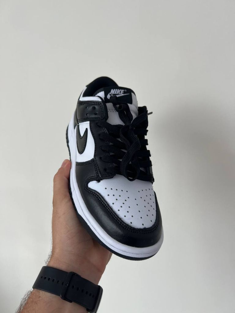 Кросівки чорно-білі Nike Dunk SB Panda