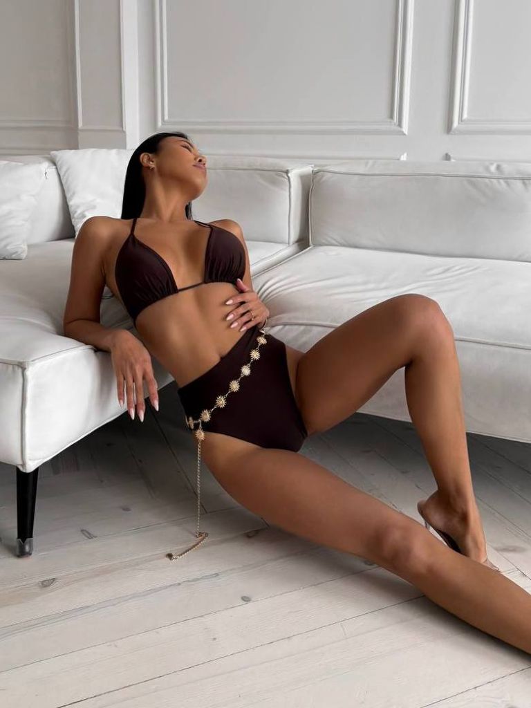 Купальник шоколадний з високими плавками