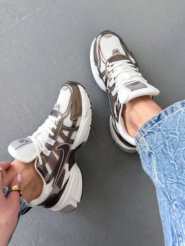 Кросівки Nike V2k Run Mink Brown Summit White College Grey