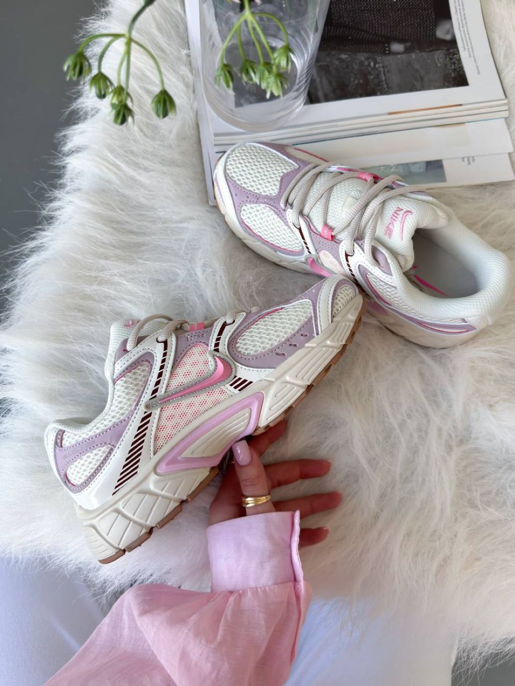 Кросівки біло-лілові Nike V5 RNR Beige Pink