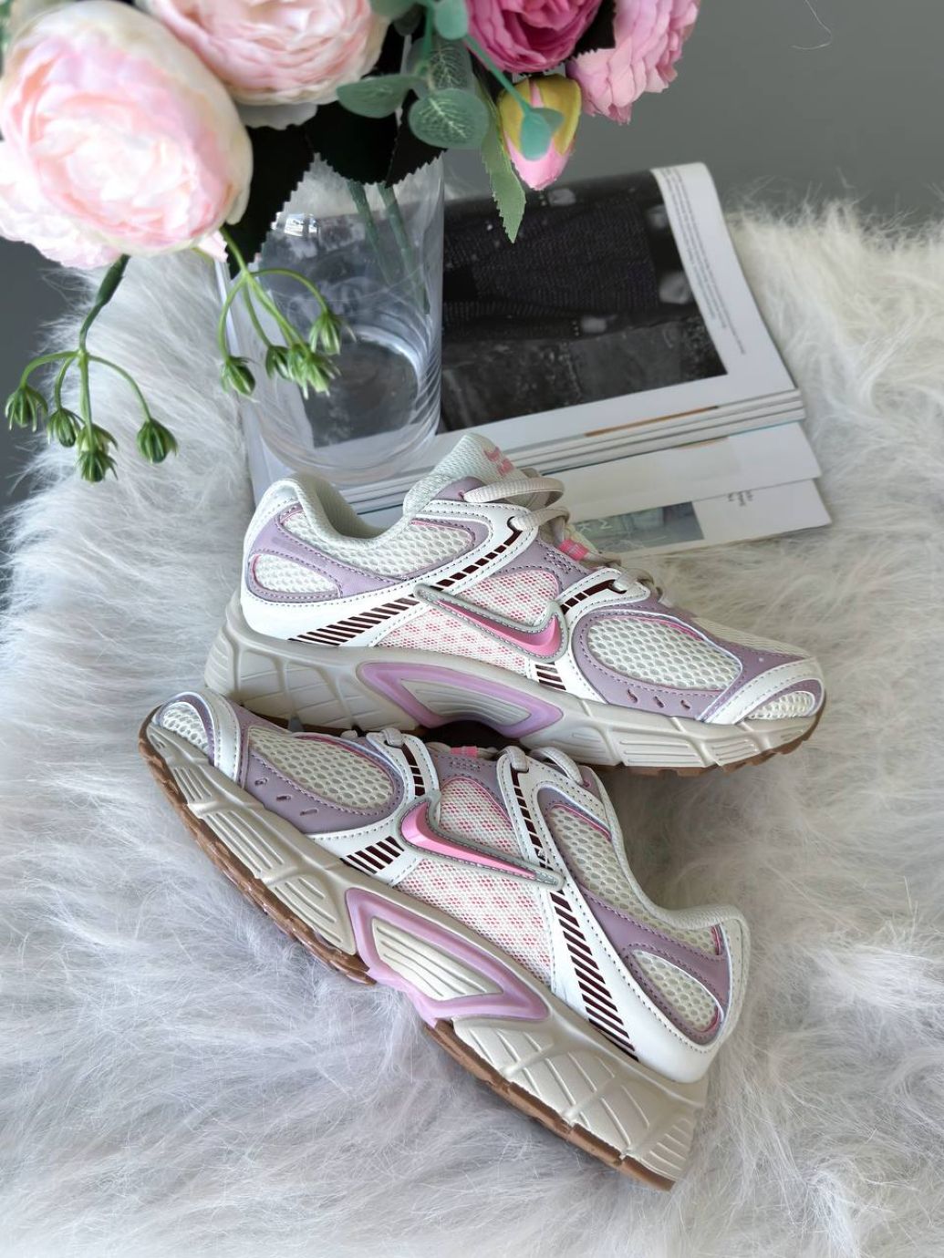 Кросівки біло-лілові Nike V5 RNR Beige Pink