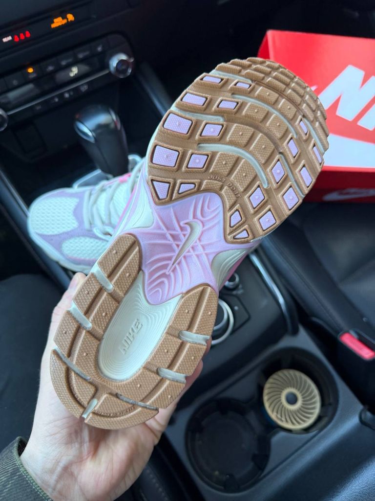 Кросівки біло-лілові Nike V5 RNR Beige Pink