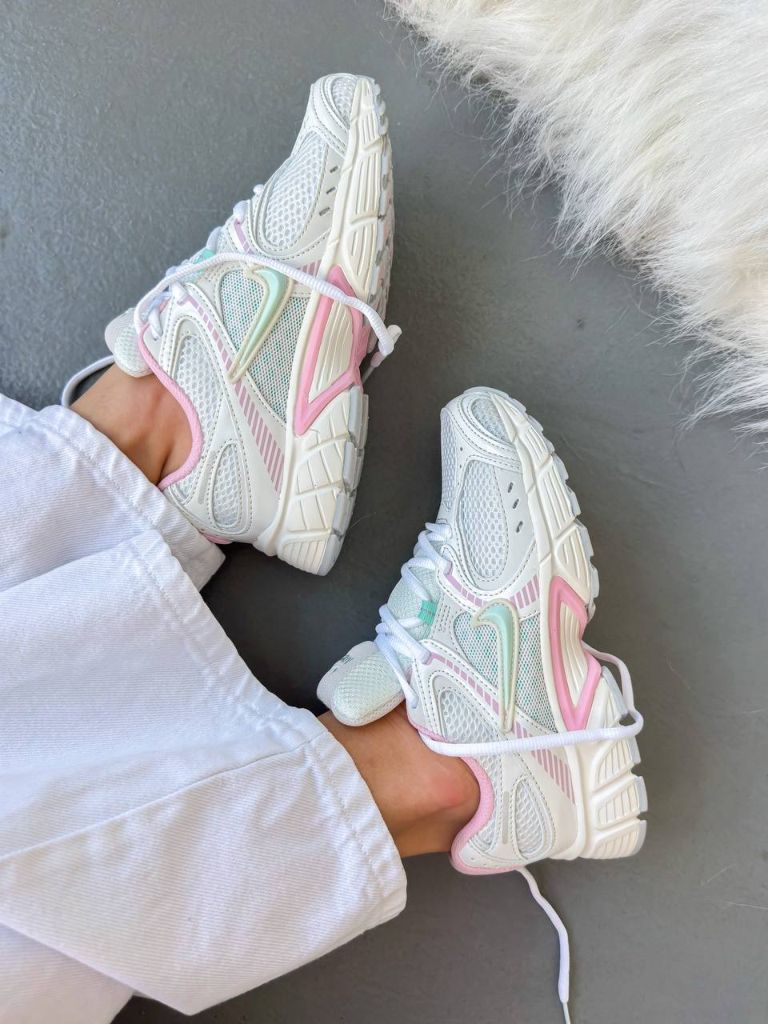 Кросівки Nike V2K Runtekk White Pink