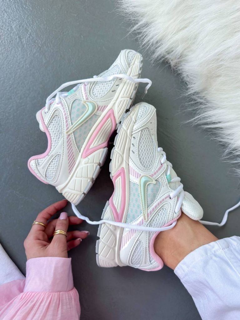 Кросівки Nike V2K Runtekk White Pink